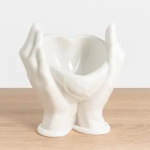 אגרטל תלת מימד בעיצוב ידיים ולב - Hands Love Pot
